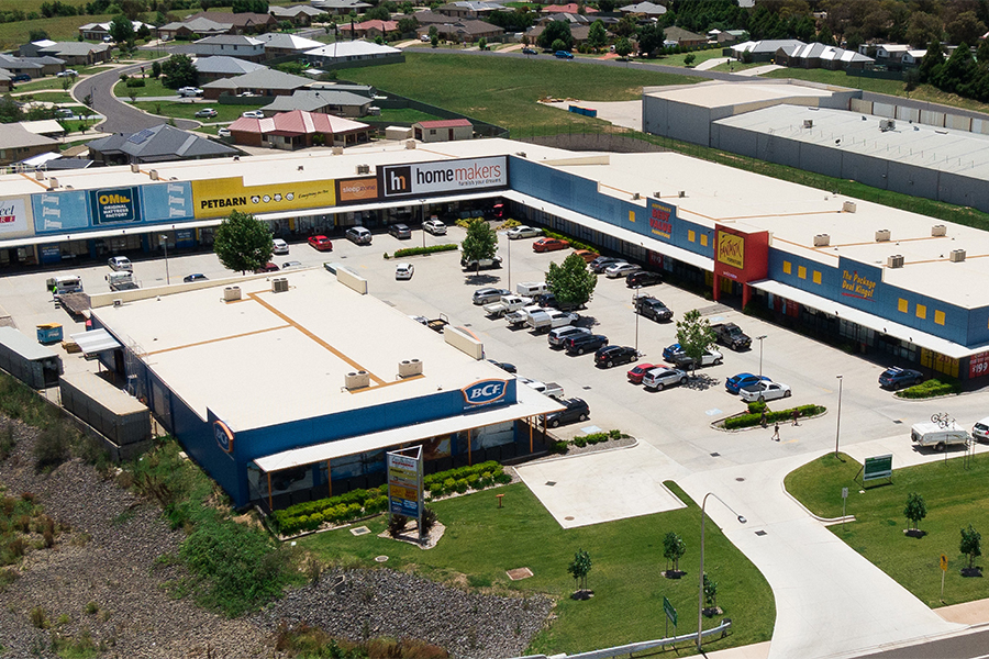 Bathurst’s premier large format retail centre on the market